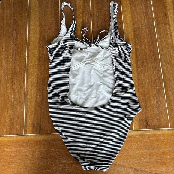 Aerie One Piece Swimsuit medium - Picture 2 of 3